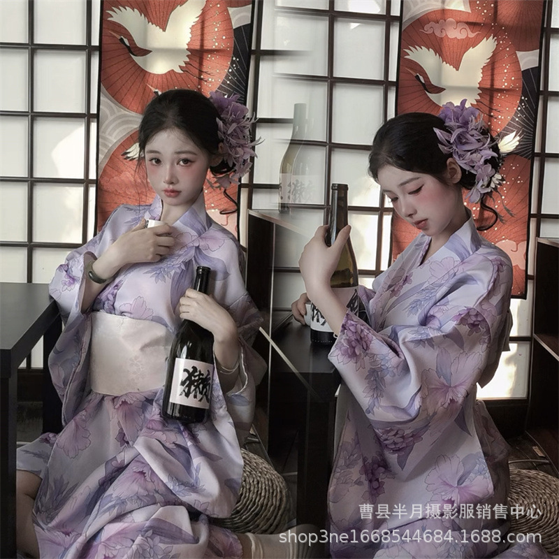 Japanese Women Formal Wear - نموذج استوديو جديد ثوب الكيمونو الياباني