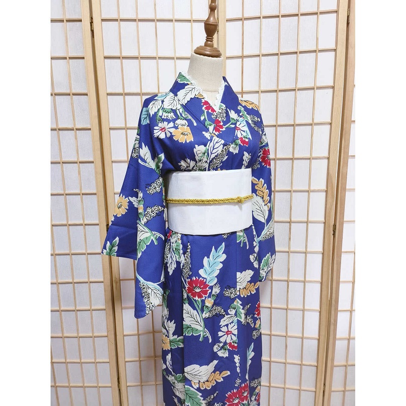 Japanese Women Formal Wear - كيمونو ياباني رسمي للنساء، يوكاتا على