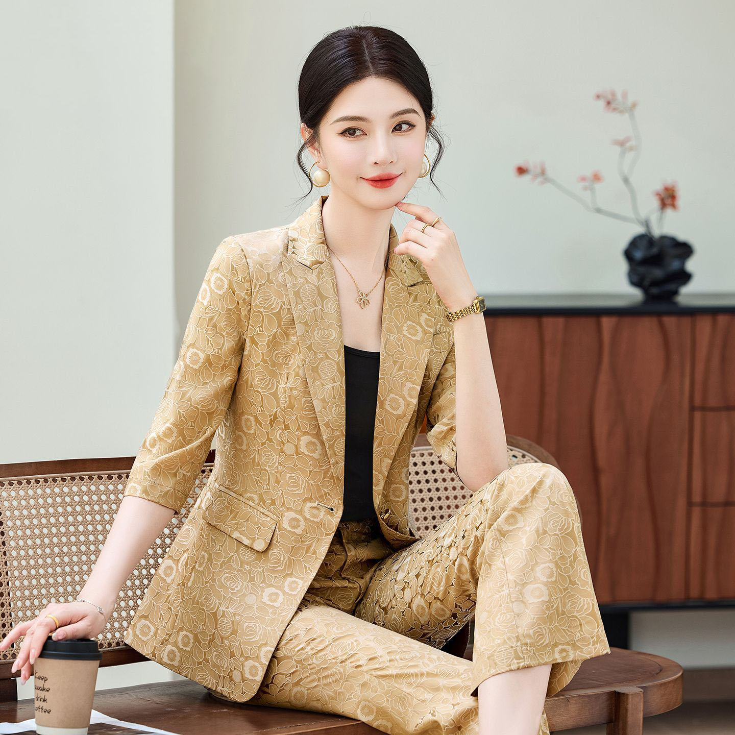 Women Formal Wear Office - بدلة نسائية أنيقة نصف كم بلون