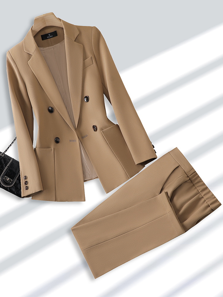 Women Formal Wear With Black Blazer - بليزر وبنطال يناسب المرأة ، بدلة