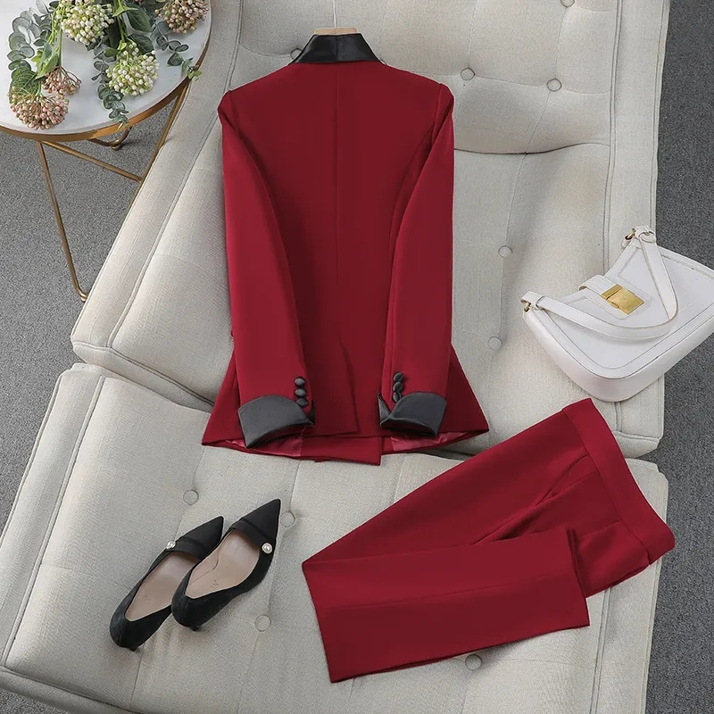 Women Formal Wear With Black Blazer - أنيقة أحمر أسود المرأة بدل رجالي