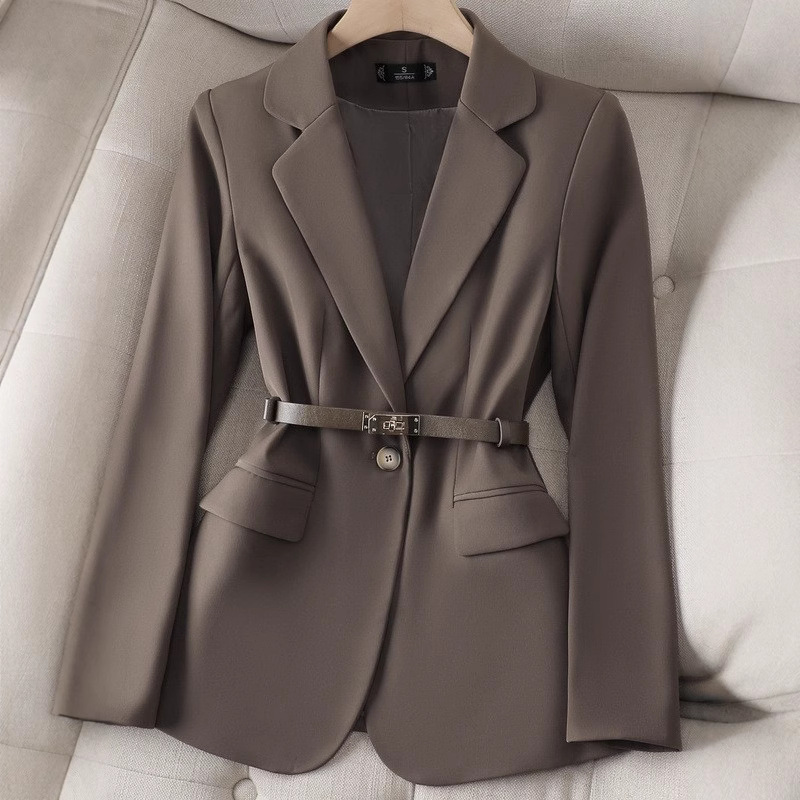 Women Formal Wear With Black Blazer - سترة نسائية للمكتب بأكمام طويلة وزر