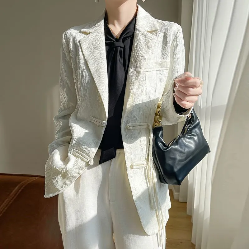 Women Formal Wear Coat - جاكيت بليزر نسائي أبيض منقوش بياقة