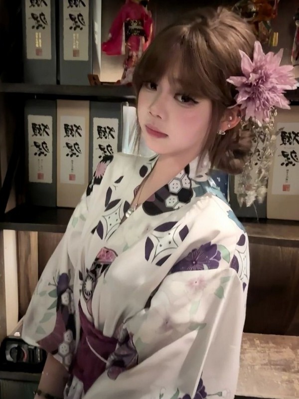 Japanese Women Formal Wear - روب حمام كيمونو تقليدي باللون الأرجواني
