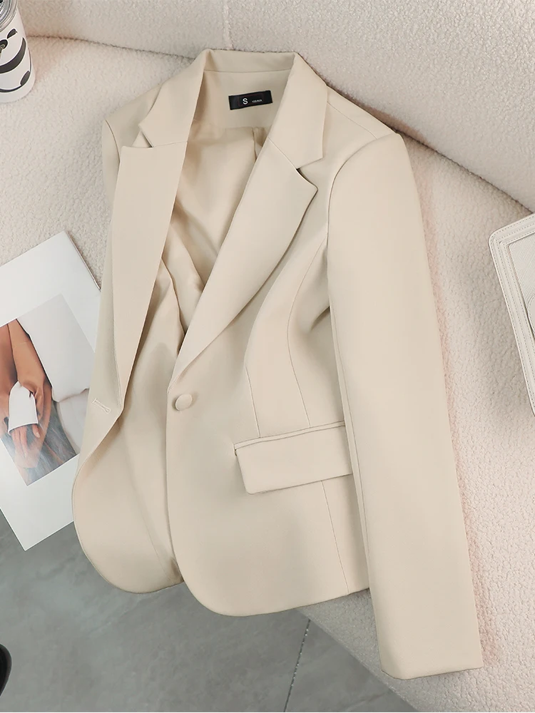 سترة نسائية للسيدات أحمر أخضر  - مراجعة Women Formal Wear With Black Blazer وسعره
