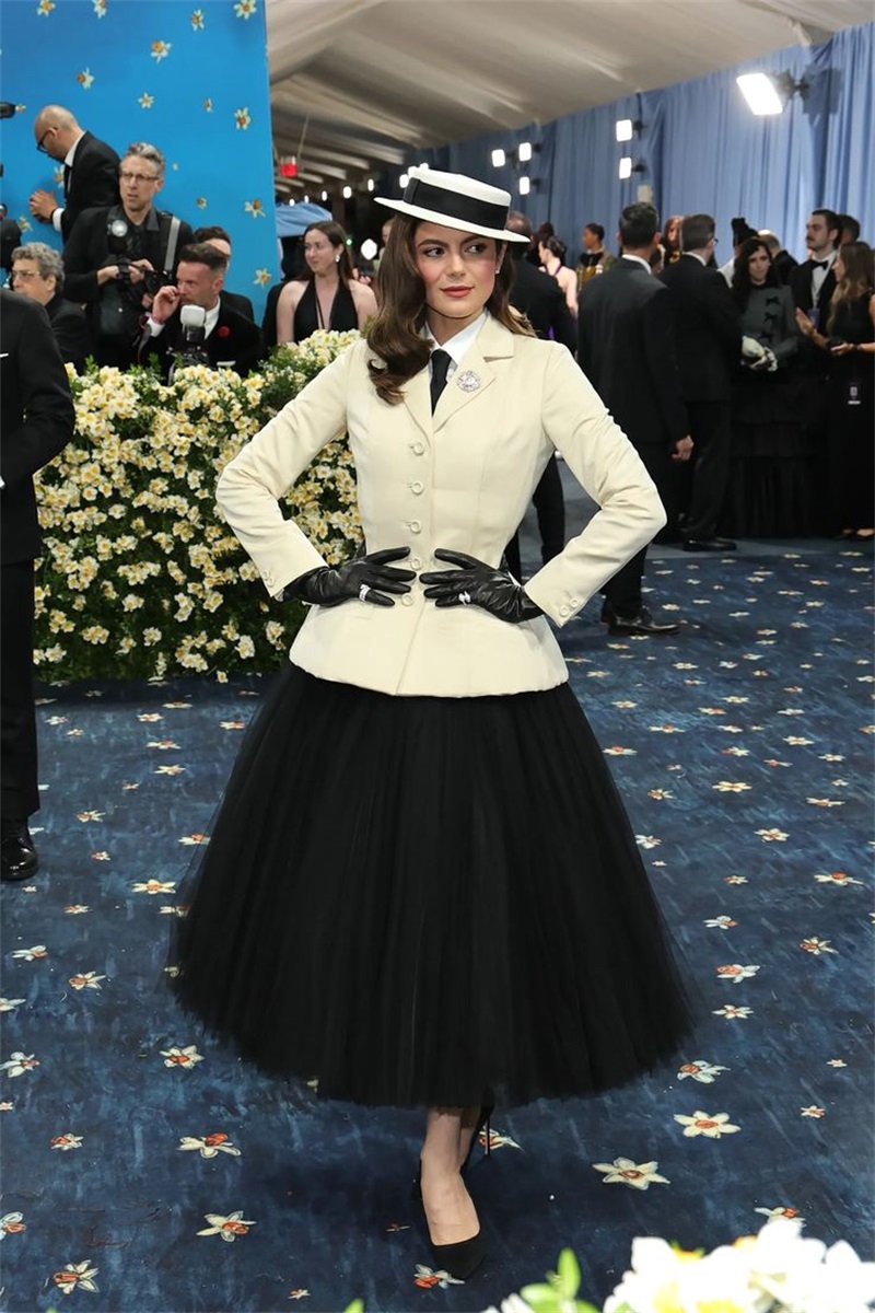 الأبيض المرأة مكتب الدعاوى تنو - مراجعة Women Formal Wear With Black Blazer وسعره