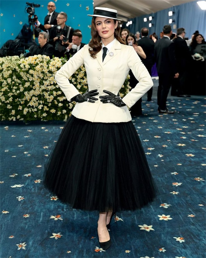 الأبيض المرأة مكتب الدعاوى تنو - مراجعة Women Formal Wear With Black Blazer وسعره