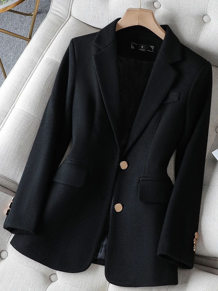 سترة نسائية عصرية باللون الأخض - مراجعة Women Formal Wear With Black Blazer وسعره