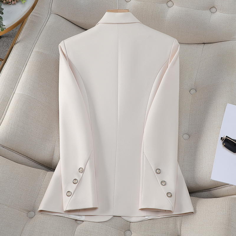 سترة نسائية مزدوجة الصدر بلون  - مراجعة Women Formal Wear With Black Blazer وسعره